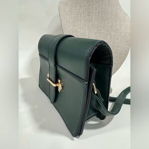 Green crossbody bag